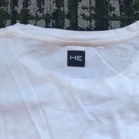 He by Mango “ Drop dead gorgeous“ party tee xs - Picture 4 of 4